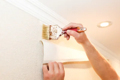 Pose de papier peint aux Grands-Chézeaux — revêtements muraux et toiles de verre